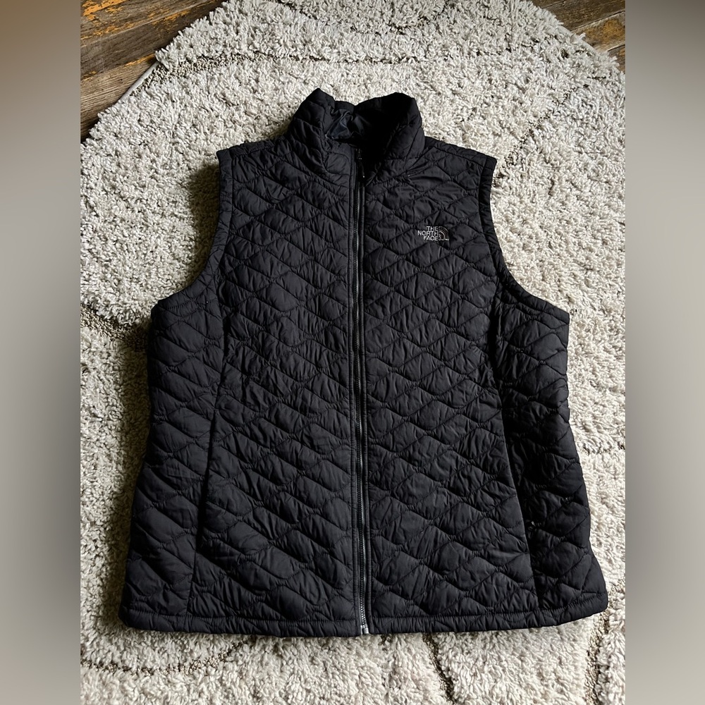 The North Face Black Women's vest - Picture 6 of 10